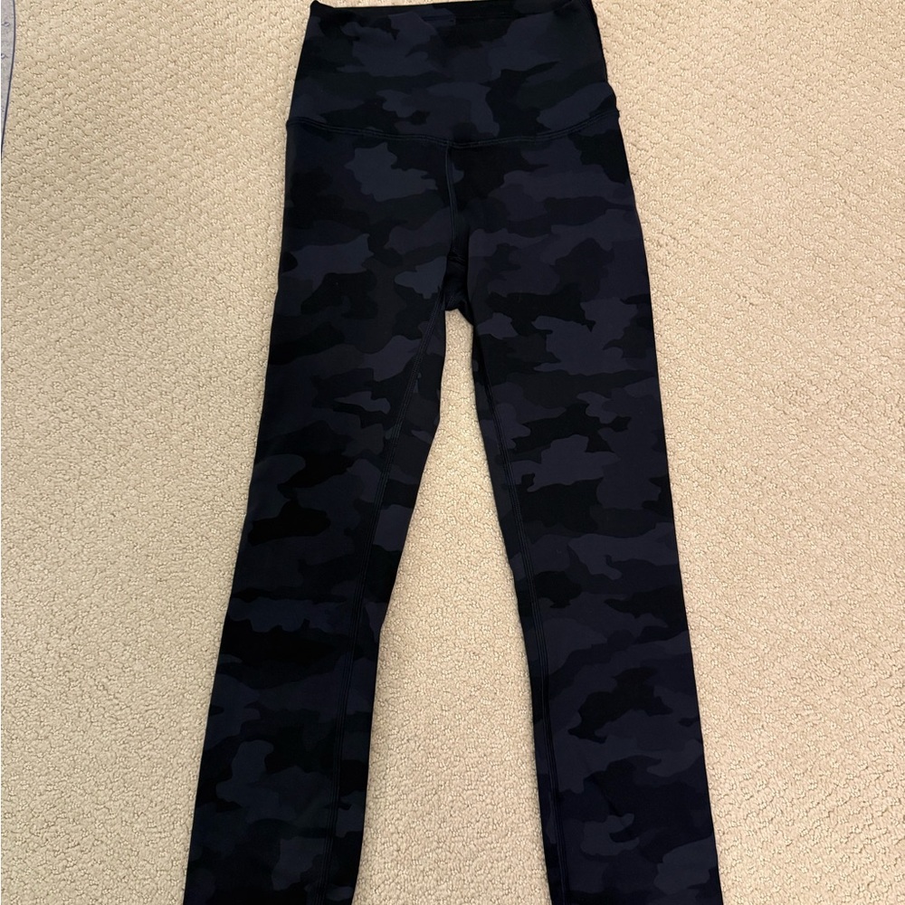 Lululemon Wunder Train High-Rise Tight - black Camouflage - size 2.